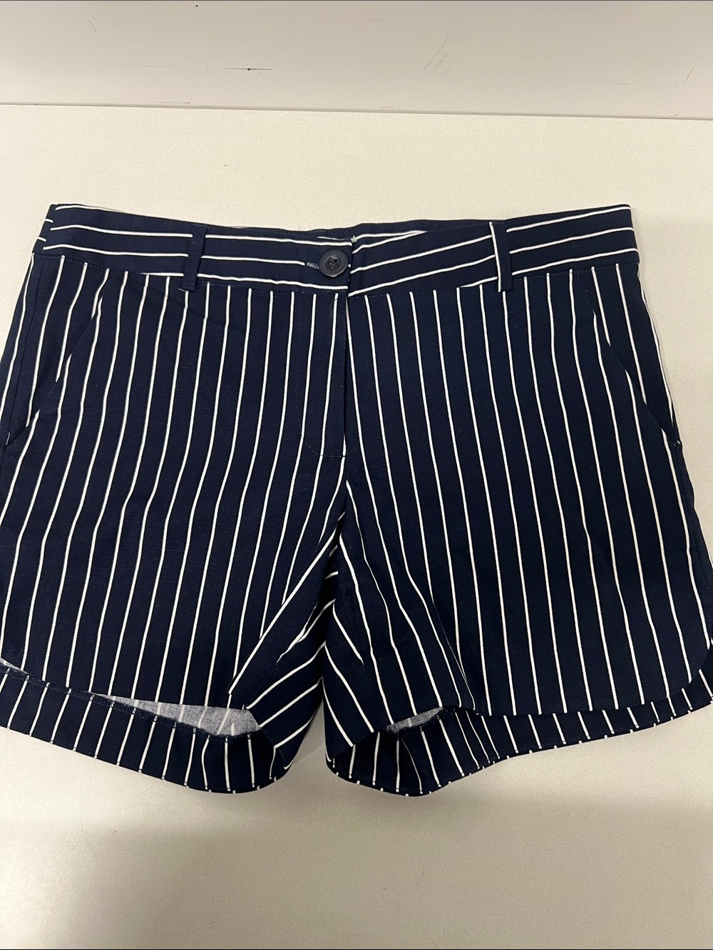 Jade Melody Tam Navy/White Pin Stripes Shorts Size 4 Pockets